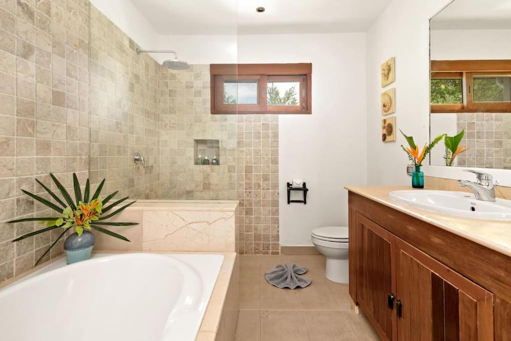 3 Bedroom Leelavadee, Seconds To The Ko Samui